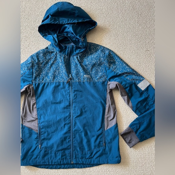 XL running room jacket - Picture 3 of 4